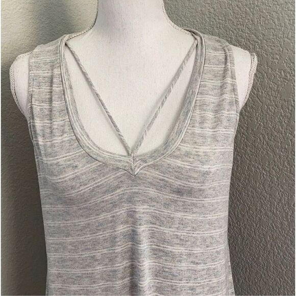 Lush Heather Gray & White Striped Flowy Tank Size Small - Picture 5 of 8